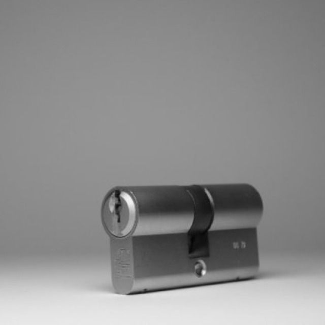 CYLINDRE DOUBLE 80 MM LAITON@
NICKELE MAT A/3 CLES + 0 - 20@