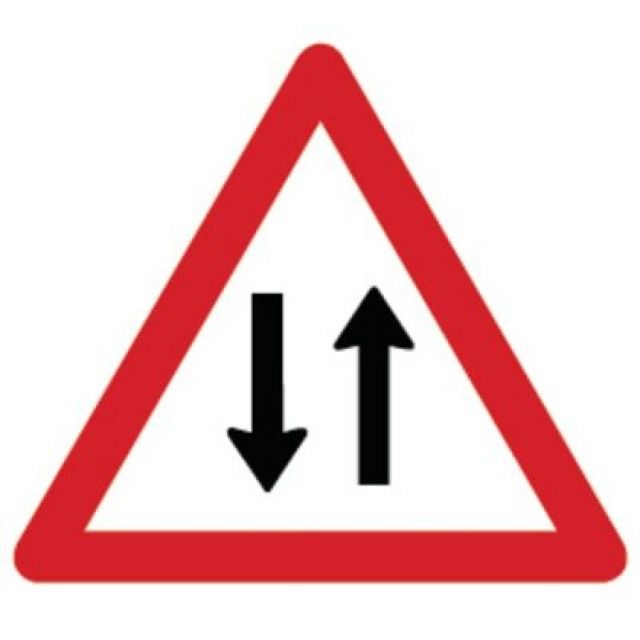 SIGNAL DE DANGER 90 CM HIP/R2@
CIRCU. EN SENS INVERSE 1.26@